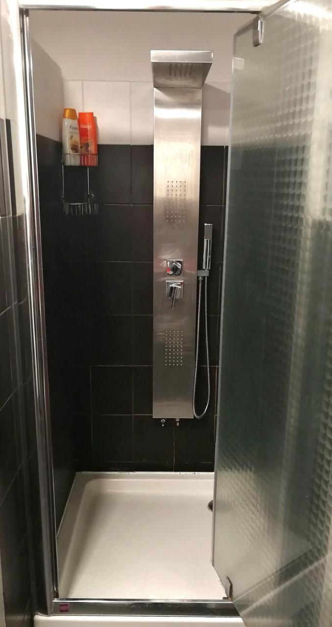 קרקוב Cosy Dungeon Double Room With Ac מראה חיצוני תמונה