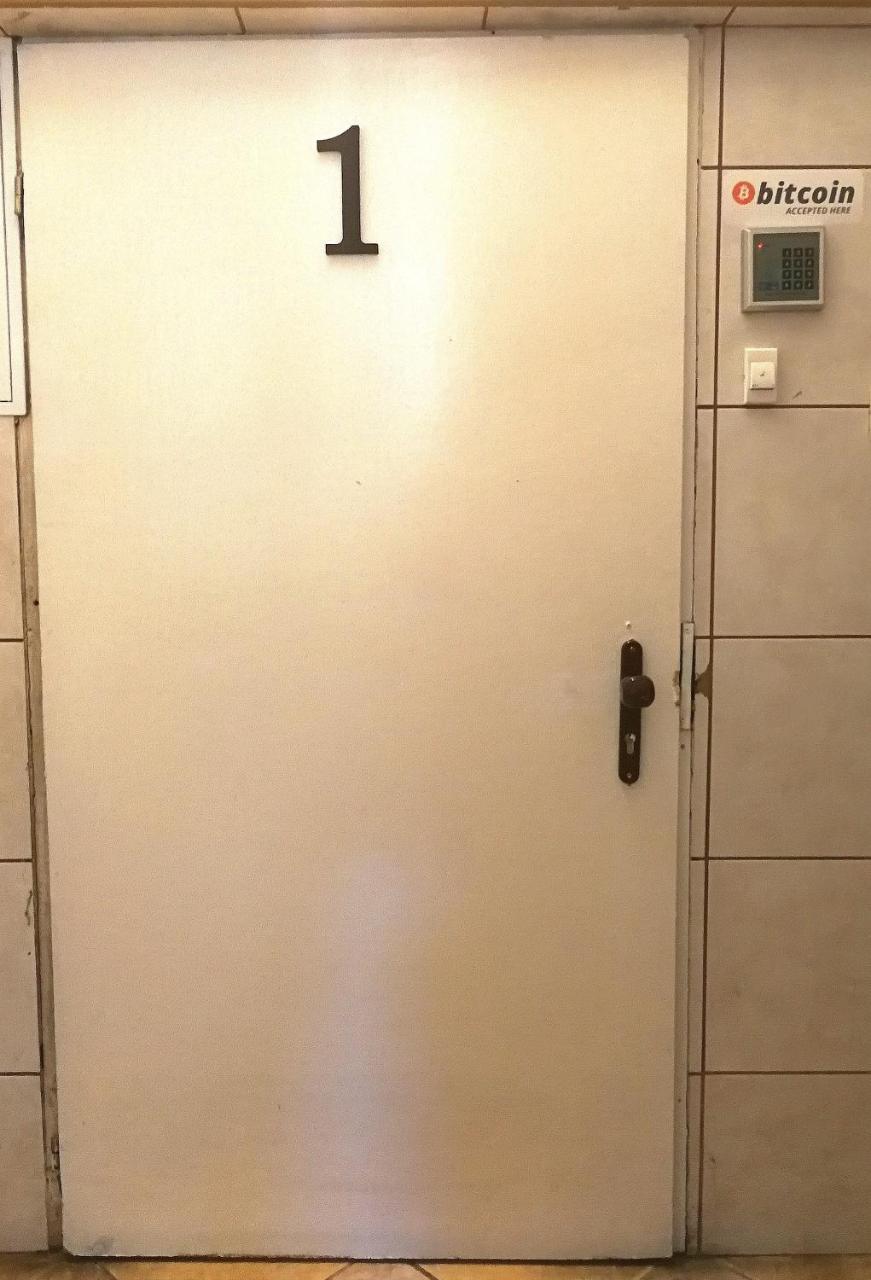 קרקוב Cosy Dungeon Double Room With Ac מראה חיצוני תמונה